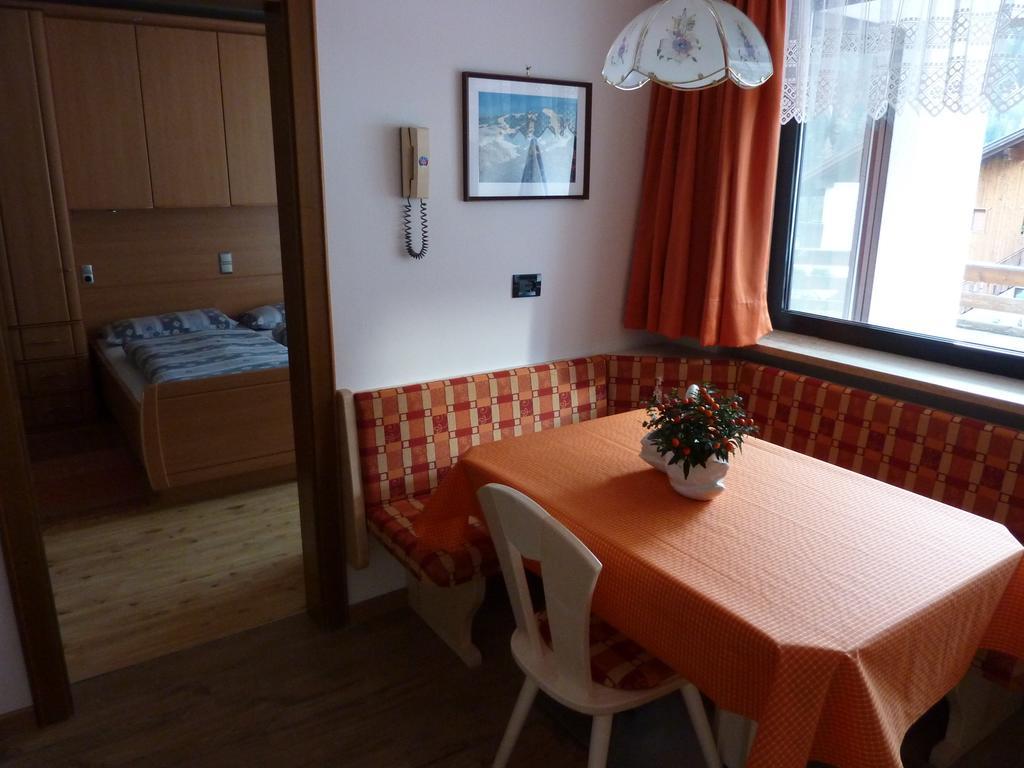 Ciasa Gabriel Appartement Colfosco Kamer foto